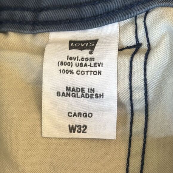 Levi’s Cargo Shorts - Picture 5 of 7